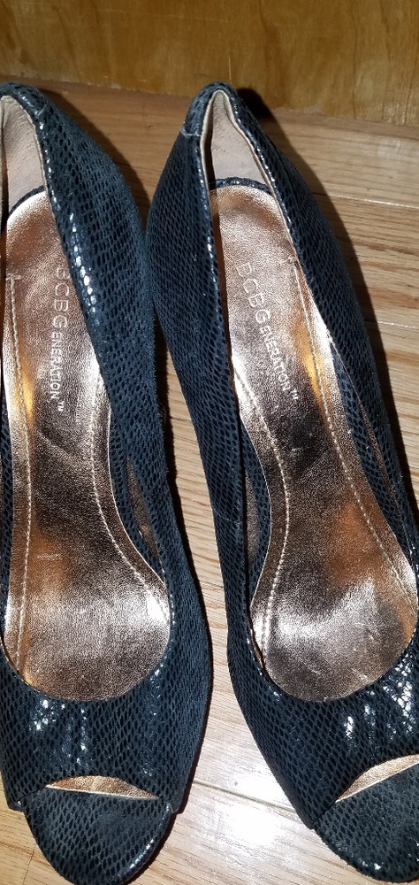 Peek toe platforms
